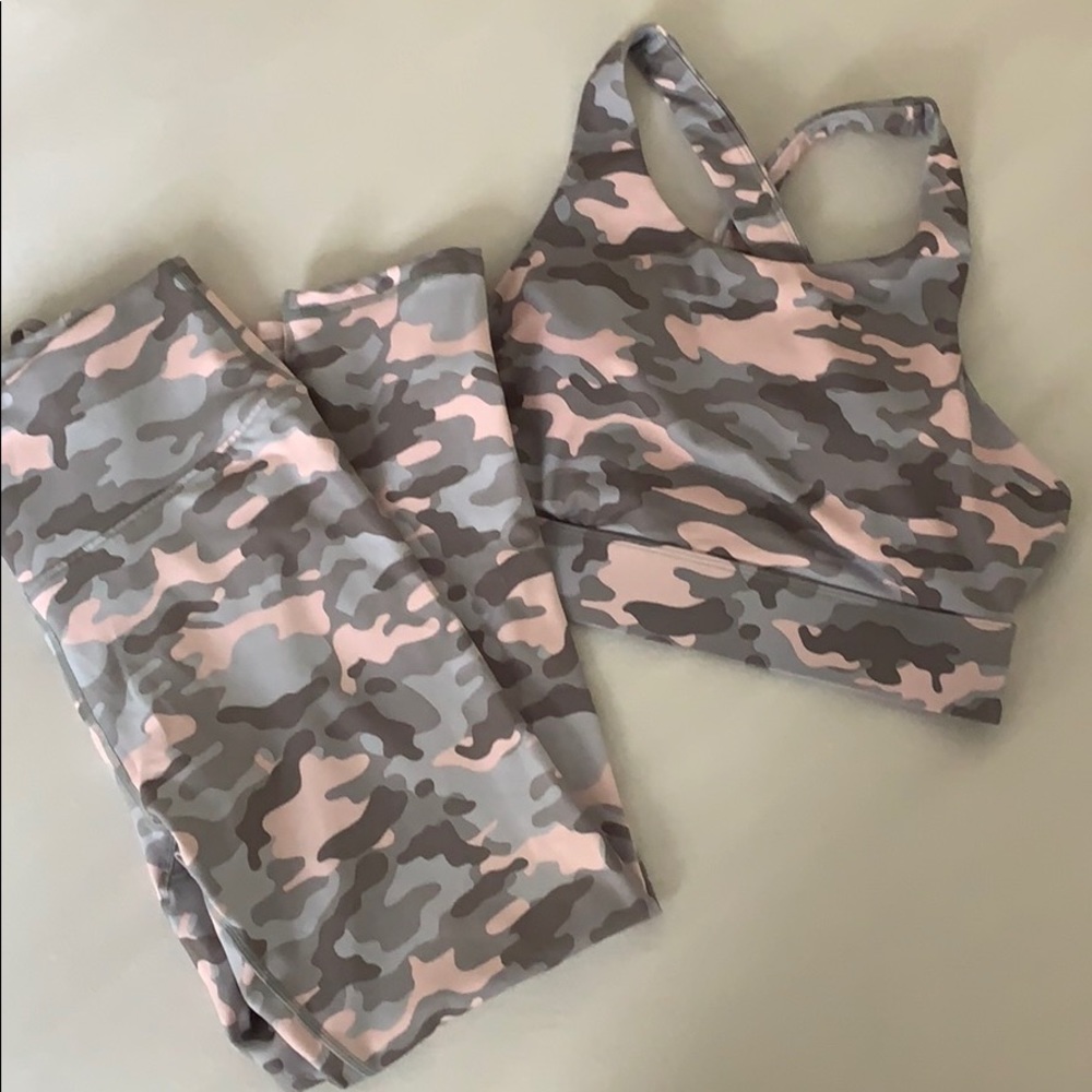 Camo Powerhold Fabletics Set